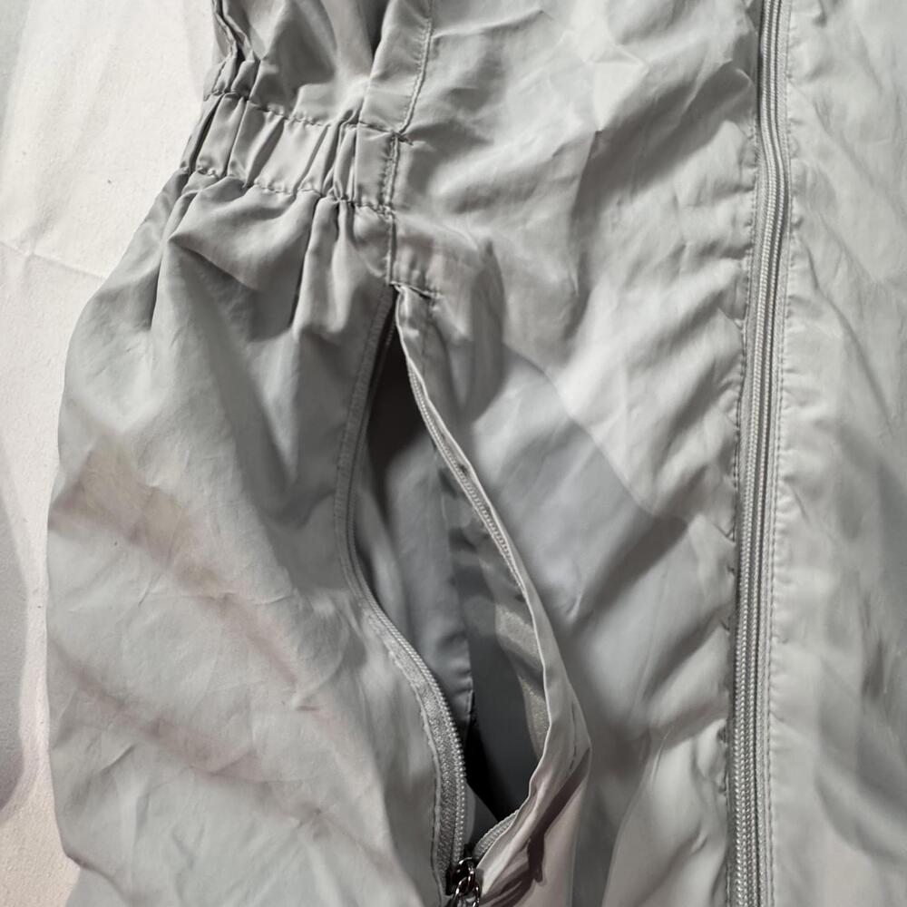 New Balance Windbreaker Raincoat Women's Small Hooded Packable Gray - Picture 4 of 9